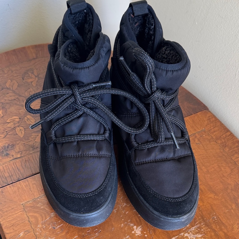 Fitflop F-Mode Laced Puffer Winter Booties